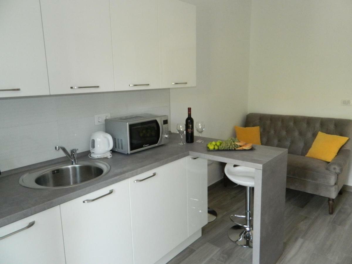Apartments M&B سفيتي يوراي المظهر الخارجي الصورة